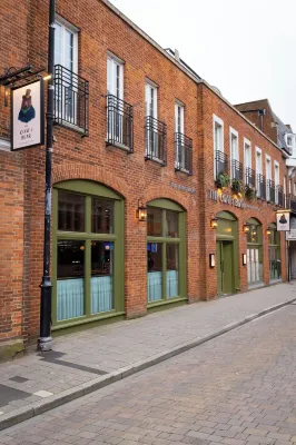 The Coat and Bear Hotel a 