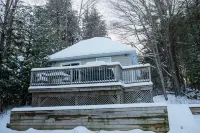 Dedicated Fire Pit and Outdoor Patio - Charming Scenic Retreat Hotel a North Frontenac