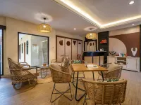 Cove Kavana Hotels near شاطئ بيراوا (Berawa Beach)
