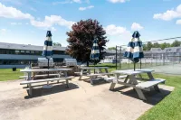 Refreshing Pool and Hot Tub Access - Charming Coastal Retreat