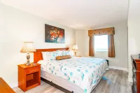 Stunning Ocean Views and Lazy River - Luxurious Coastal Escape Seaboard Commons附近的飯店