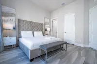 New 5BR Stylish Duplex – Modern Comfort Just Minutes from Disney!