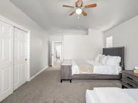 Fresno Home - Pool - 4:2 - Near Fig Garden Loop!