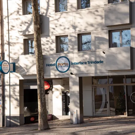 Hotel Porto Interface Trindade by Kavia Отели рядом с достопримечательностью «Станция метро Trindade»