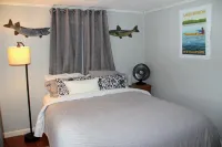 Paradise awaits on Shaws Pond conveniently located in the Lakes Region. - Boutique