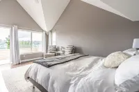 Majestic Views with a Hot Tub!