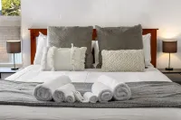 Spectacular Views - One Bedroom Unit - Free Parking - Free Wifi