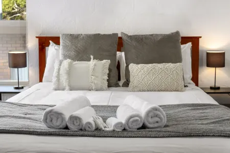 Spectacular Views - One Bedroom Unit - Free Parking - Free Wifi