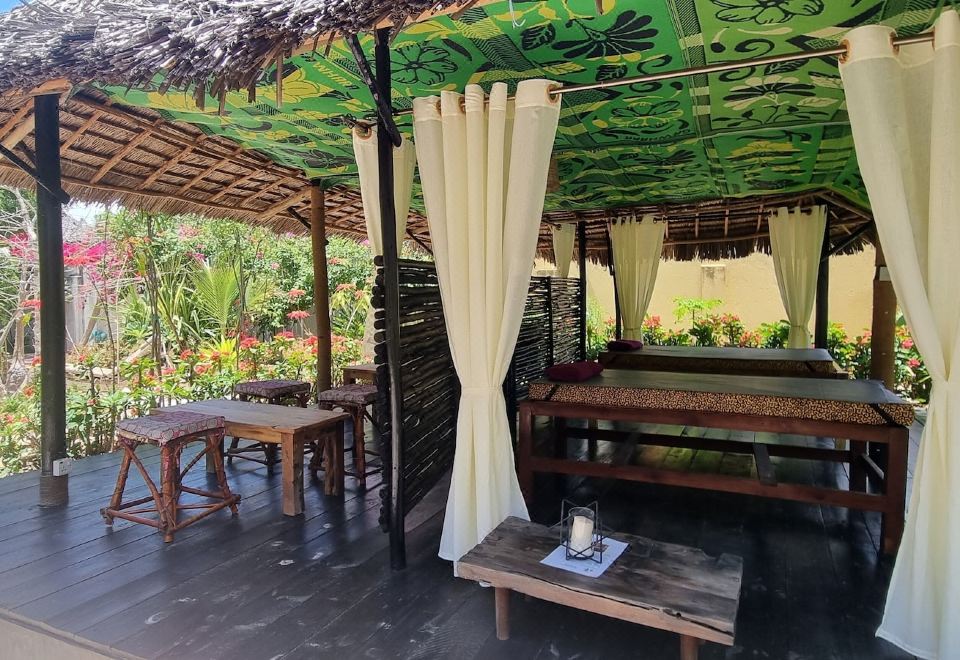 Hotel Salama & Mbuyuni Bungalows, Exterior, Garden
