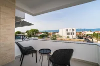 Apartment Sun Private Pool and Jacuzzi - Hot Tub