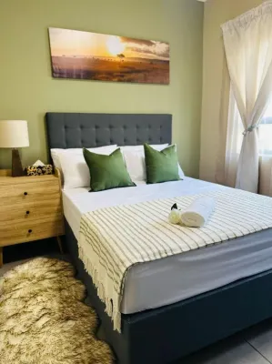 Cosy two Bedroom Apartment for Short and Long Stays Rental