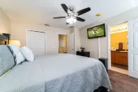 Beautiful Townhome Minutes From Disney 3 Beds 3 Baths Free Wifi Sleeps 8 Hotels near Give Kids The World Village