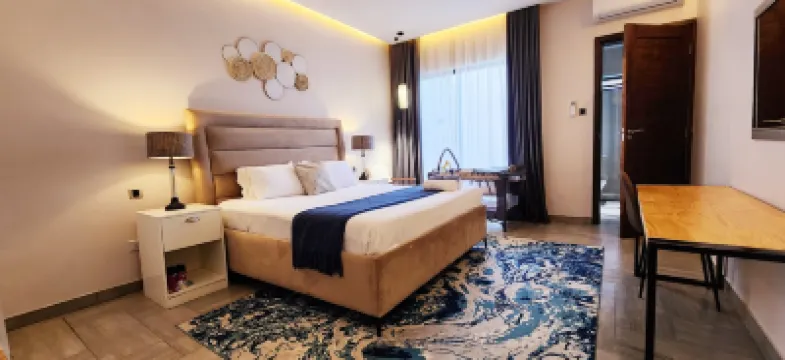 InstaHomes by Tru - Garden Suites โรงแรมใน