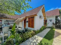 Aira Homestay Near Pantai Kuta Mandalika Mitra RedDoorz Hotels in Lombok