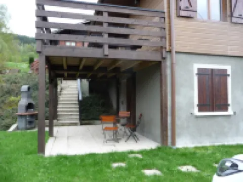 Chalet at the foot of the Alsace balloon near shops, while being quiet