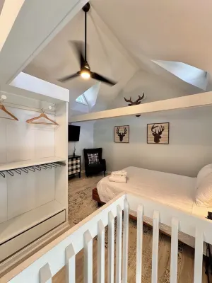 Beach Modern Living Completely Remodeled Townhome Hotels near Outlets Delaware