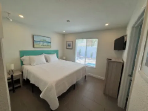 Private Heated Pool-2 Blocks to Beach-Tropical Courtyard-"Villa St.Barth"