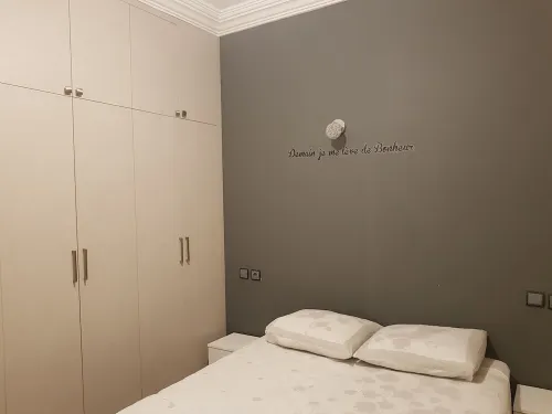 Flat three rooms furnished and equipped with air conditioning and wifi satelite