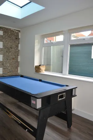 Luxury 4 bedroom North Norfolk cottage in lovely coastal village location Отели в г. Холт