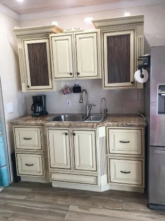 Cottage nestled in Leisure Lee Waterways. Close to  beaches with Dock rentals