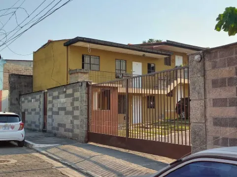 Cozy apartment in the Heart of San Salvador with 2 bedrooms and parking free. Отели рядом с достопримечательностью «Собор Святейшего Спасителя»