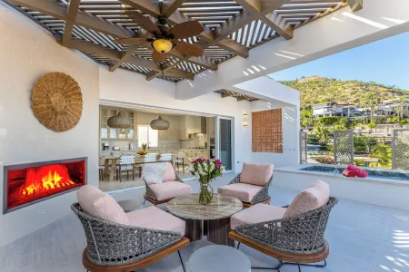 Casa Natalia: Luxurious Pedregal Home Отели рядом с достопримечательностью «Los Cabos Whale Shark»