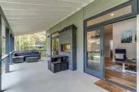 Cozy Two Bedroom Cabin in Water's Edge Retreat Hotels in Tracy City