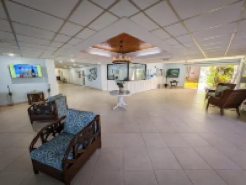 NEW Stunning Ground Floor Beachfront Studio in Coral Beach,  Grand Bahamas