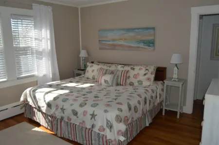 Ocean view House w 2 Bedrooms, 2 Bathrooms, living room,fireplace, kitchen,patio