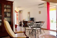 Apartment T3 Sea view near beach and port of Sanary on foot