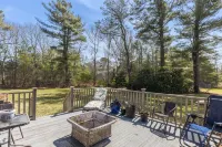 Charming Ranch on the Cape Hotels near Craigville Beach, Barnstable