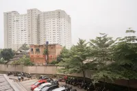 Minimalist Studio Room at Urbantown Serpong Apartment