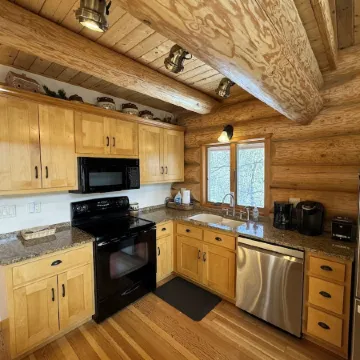 Black Hills Terry Peak Pine Cone Lodge- 5 Bedrooms