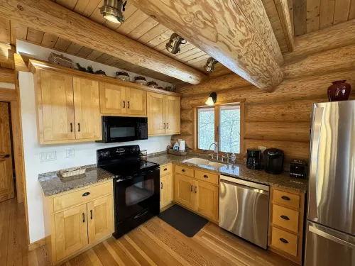 Black Hills Terry Peak Pine Cone Lodge- 5 Bedrooms