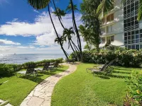 Top Remodel of a gorgeous Diamond Head Oceanfront Lanai Condo - Sleeps 4 Hotels in Diamond Head