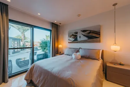 Waykiri Unit C-02 Luxurious New Apartment, Noord Отели в г. Палм-Бич