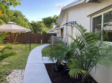 Excellent Studio Centraly Located Отели в г. Пемброк-Пайнс