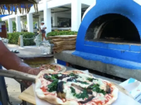 "Cayman Breeze" - 2Br Oceanfront Condo w/ Quiet Setting Near Rum Point Hotels in North Side