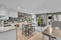 Relax & Unwind: Hot Tub/Pool, King Beds, Steam Shower, Sleeps 8, Great Location!