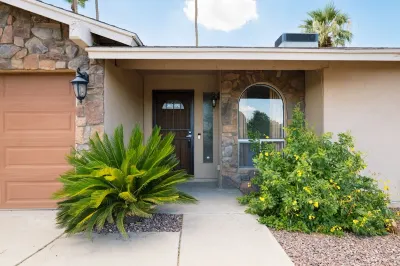 Modern Desert Oasis with A Pool & Nearby Hiking Hotels near Trader Joe's