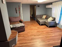 Charming 3-bedroom farmhouse in Rock Stream including vineyard and winery tour. Hotels in Starkey