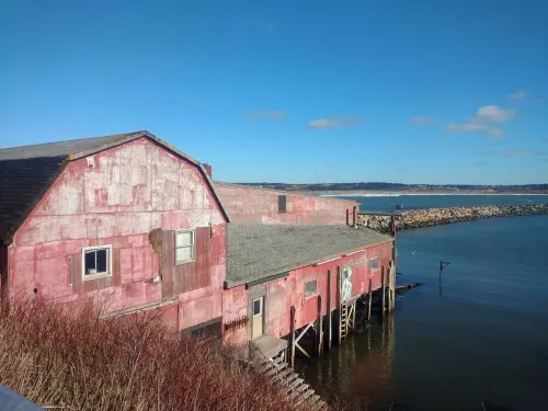 Riverside Camper in Mavillette - Cozy and Modern Hotels in Digby County