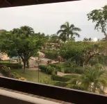 Fabulous Villa 1 Block from Flamingo Beach