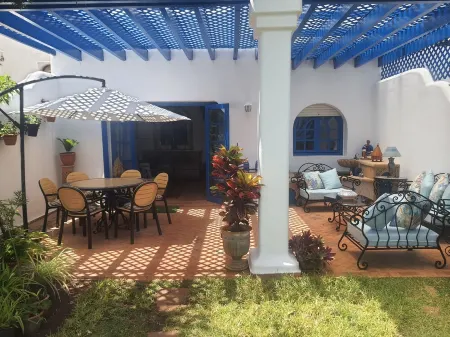 Villa de Charme Entre Golf et Plage Отели рядом с достопримечательностью «Plage David»