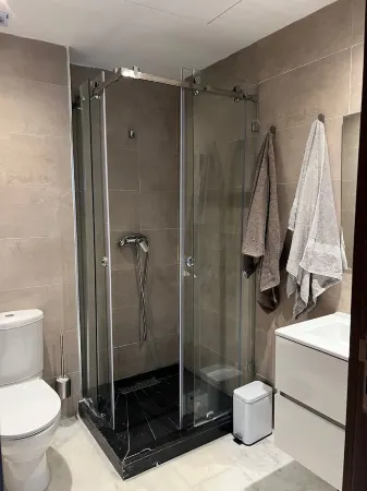 Luxury Tamaris Apartment- 5 minutes from Scarabay and Babaloo beach. Отели в г. Ain Chock Hay Hassani