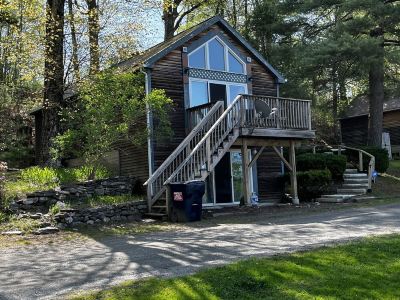 Cottage on east side of Lake Bomoseen, on-site boat slip included
