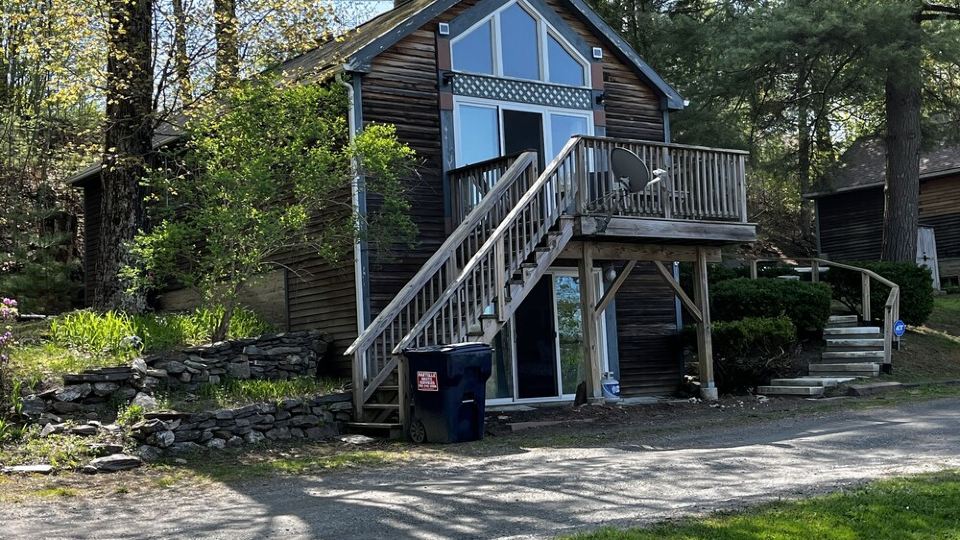 Cottage on east side of Lake Bomoseen, on-site boat slip included