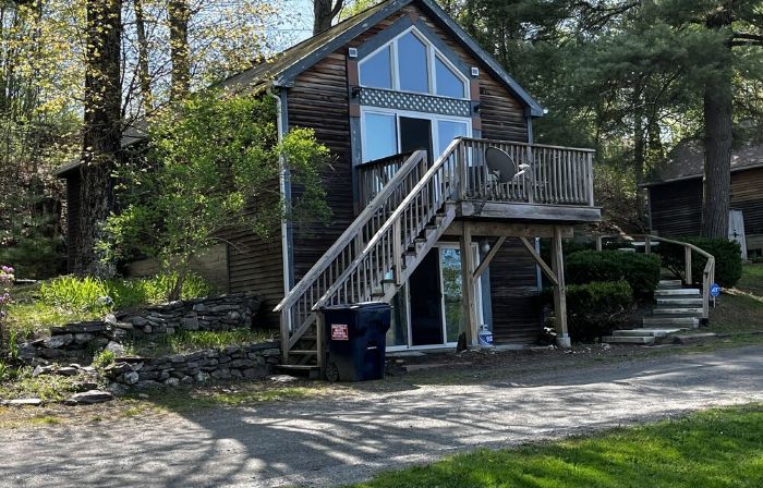 Cottage on east side of Lake Bomoseen, on-site boat slip included