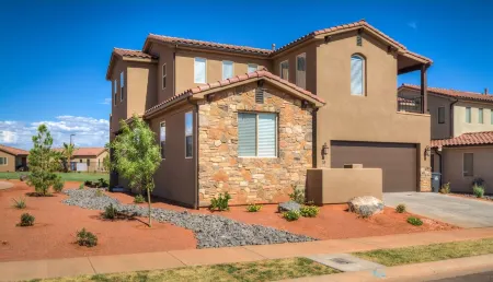 Luxury Home, Water Park and Pools, Beautiful views,  Location is everything