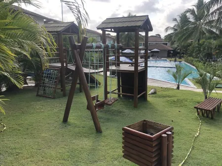 A Melhor Área da Praia de Muro Alto Отели рядом с достопримечательностью «Port of Suape»